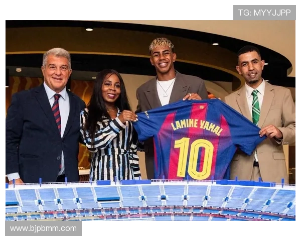 梅西重返巴萨传闻引发热议 球迷期待再度穿上蓝红战袍